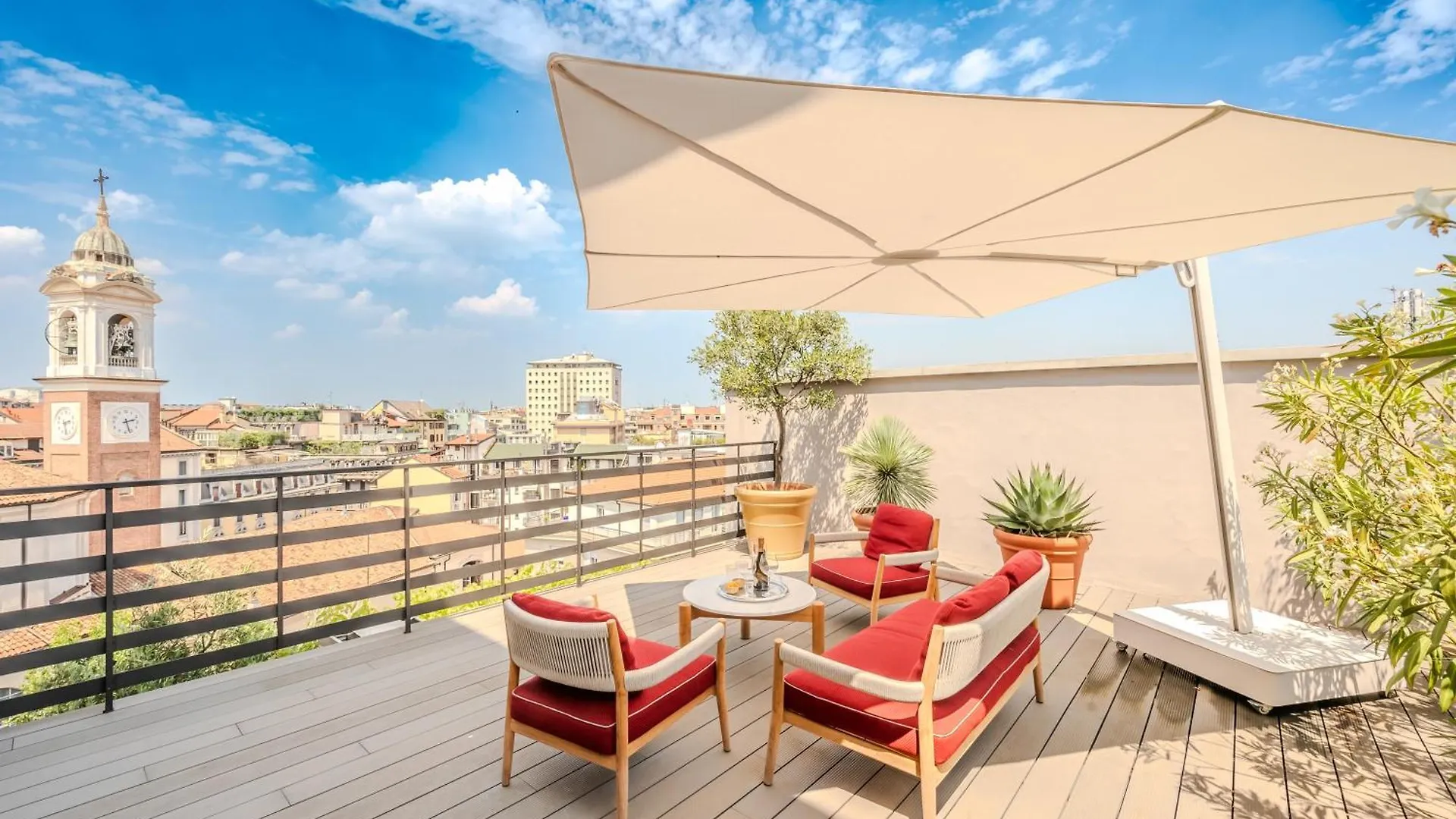 Cadamosto Art Penthouse With Terrace R&R location
